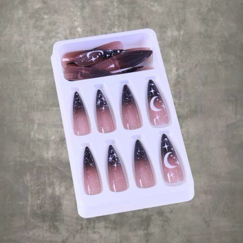 Black ombré stiletto nails